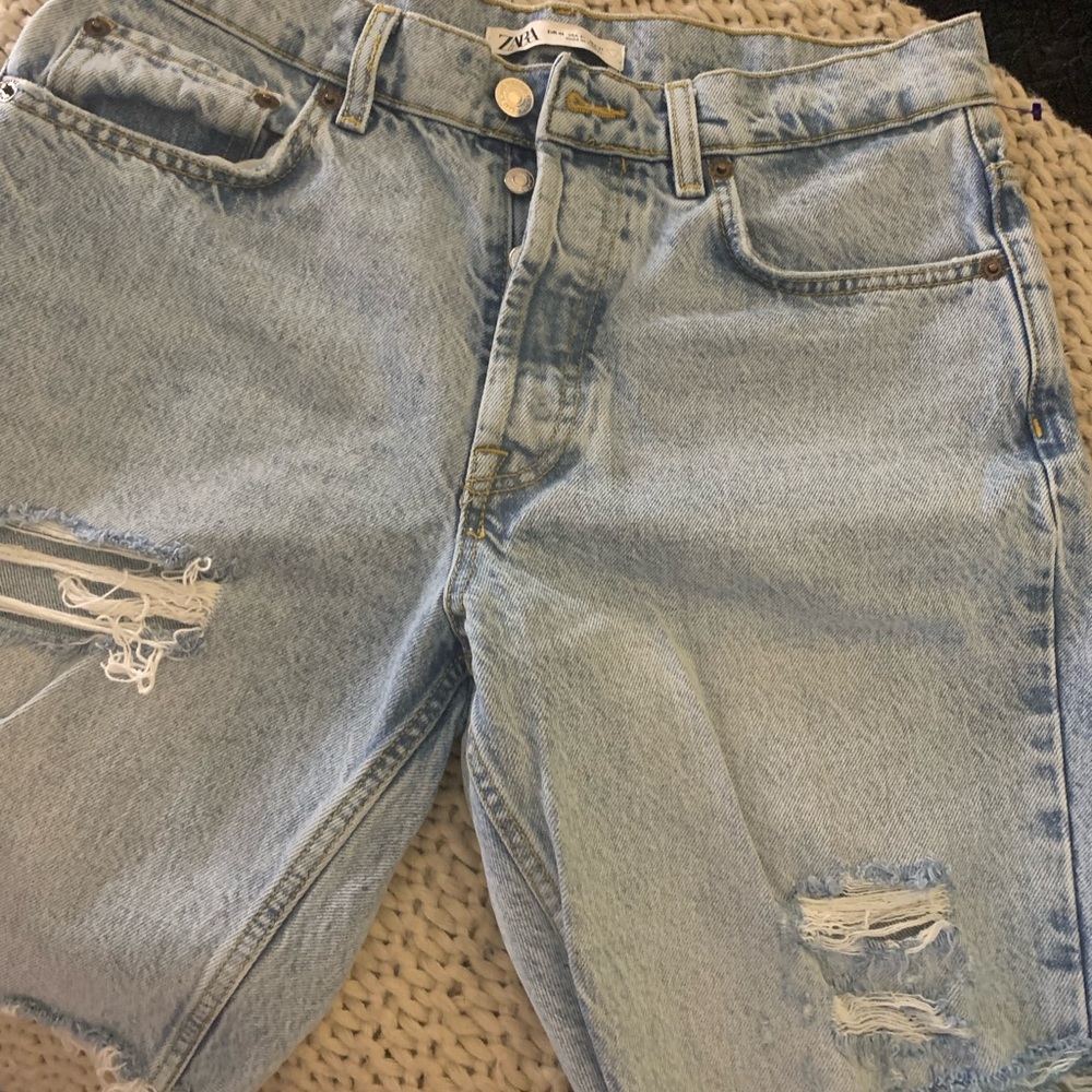 Zara Blue Denim Jeans with Yellow Stitching